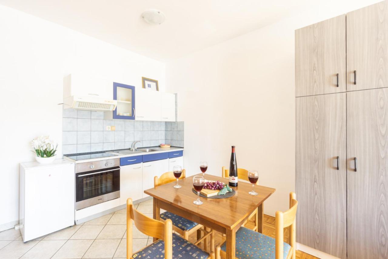 Galinec With Mountain And Seaview Apartment Metajna Room photo