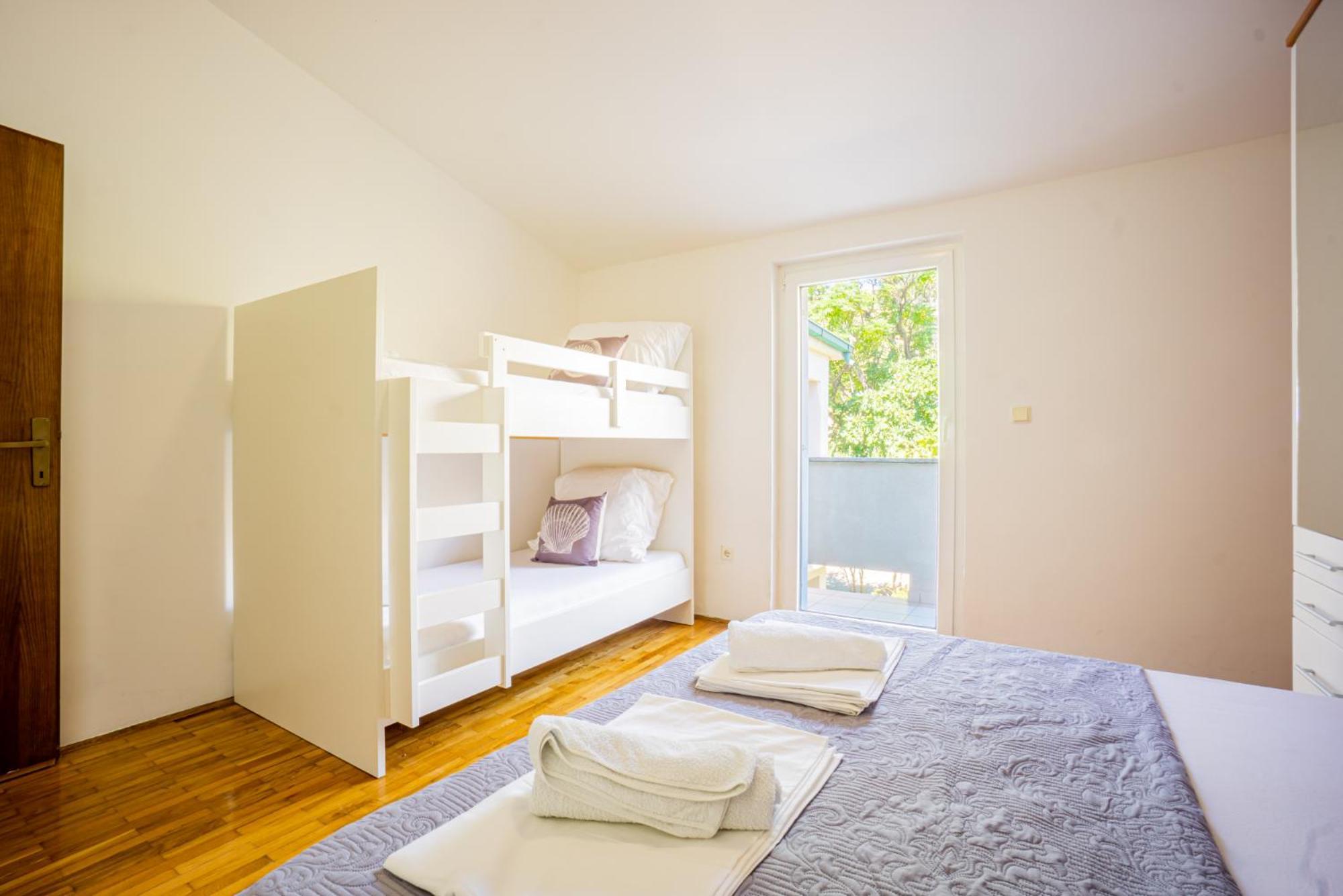 Galinec With Mountain And Seaview Apartment Metajna Room photo